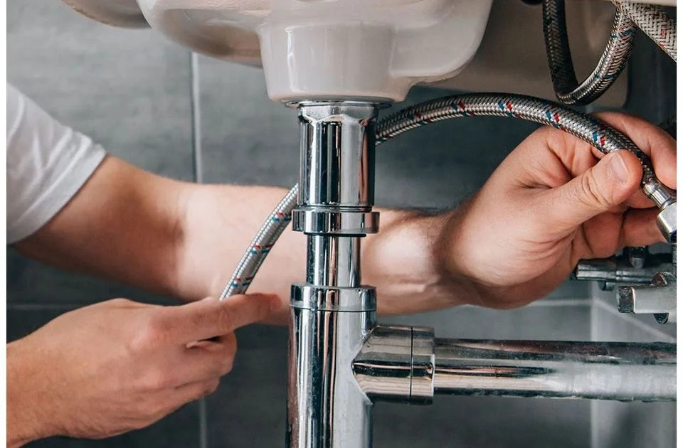 Секреты профессиональных сантехнических работников: как избежать проблем с водоснабжением