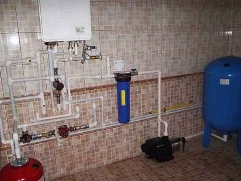 Водоснабжение дома. Сантехническое оборудование и инструменты для обустройства водоснабжения в доме