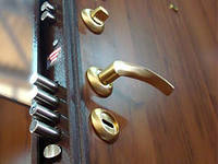 Металлические двери с качественными замками