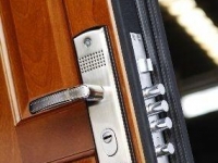 Производство и продажа металлических дверей высокого качества от компании «Вектор» 