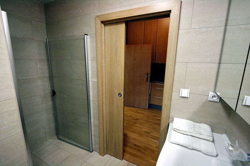 Как выбрать двери в ванную комнату?