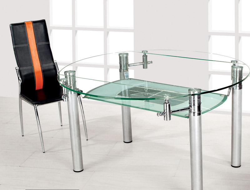Стеклянные столы – визуально расширяем помещение