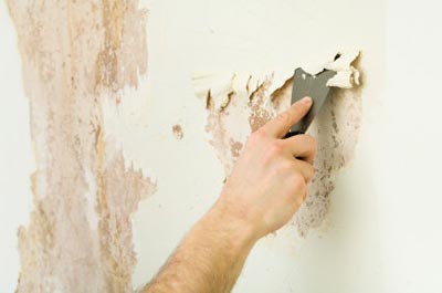 Очистка стен от масляной краски
