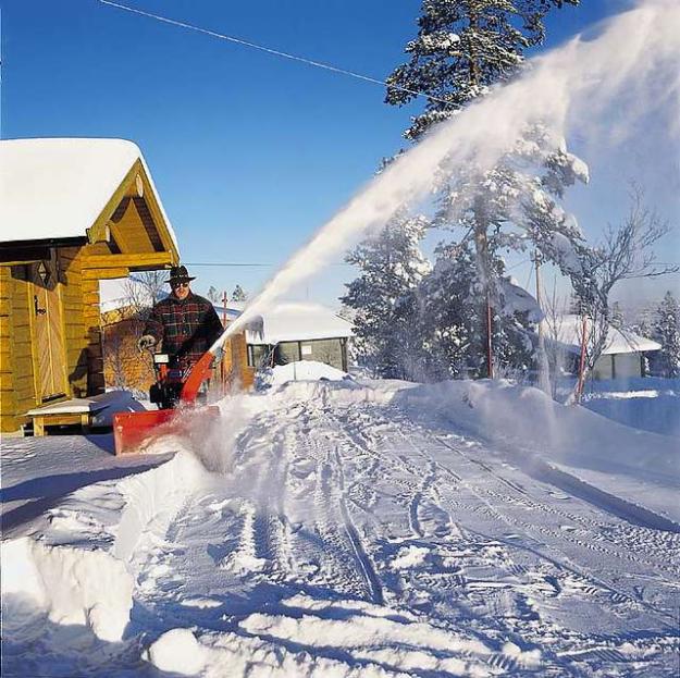 Как правильно подобрать бензиновый снегоуборщики
