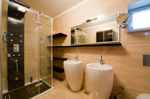Обустройство ванной комнаты: уголок или кабина
