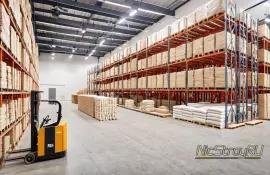 Как выбрать декоративные элементы из стекла для спальни