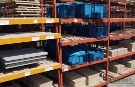 Обои под бетон: минимализм в интерьере